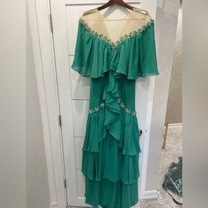 Maxi dress looks good for pregnant woman too very nice I only wear it one day